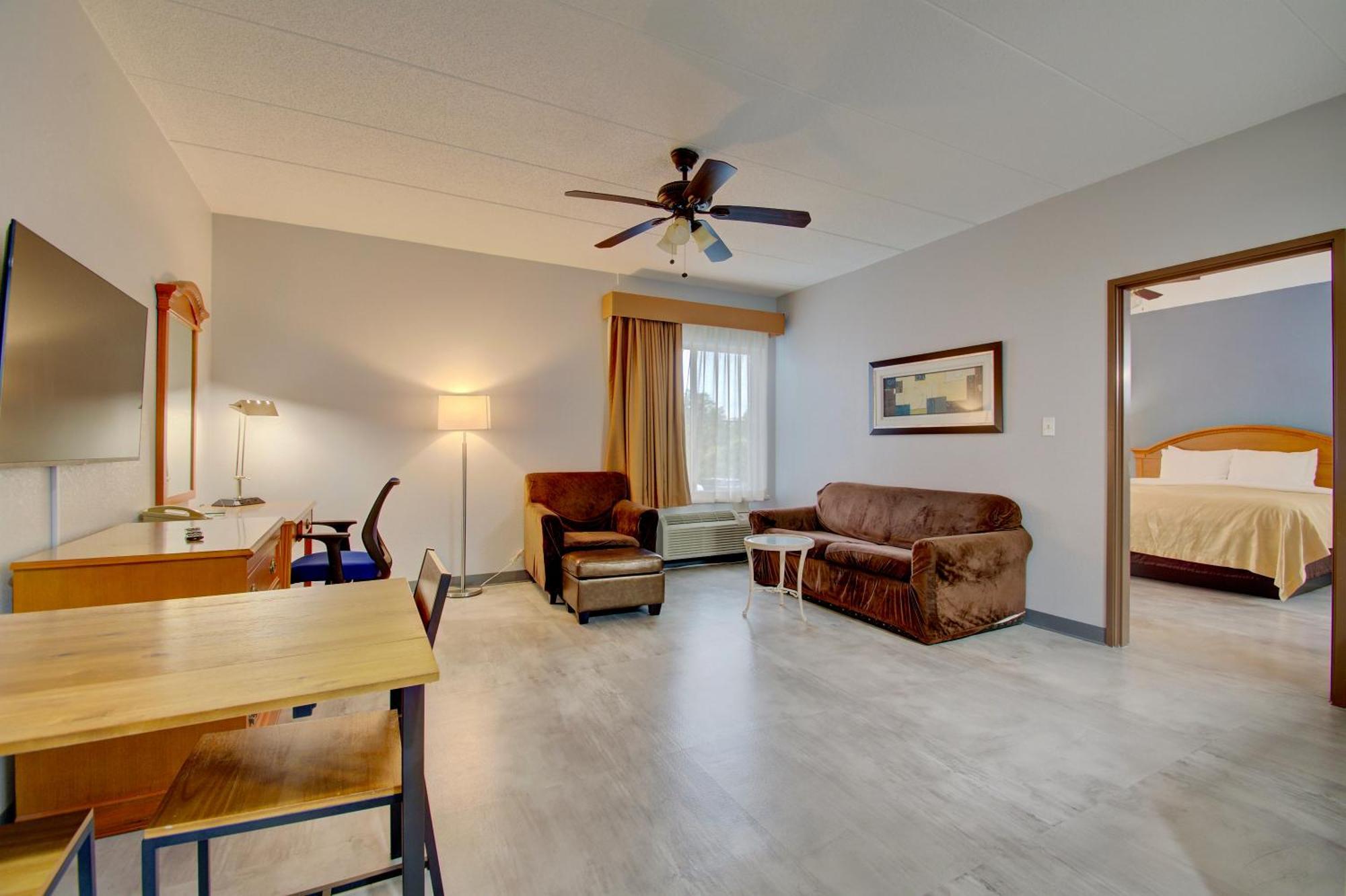 Quality Inn & Suites Cvg Airport Эрлангер Экстерьер фото
