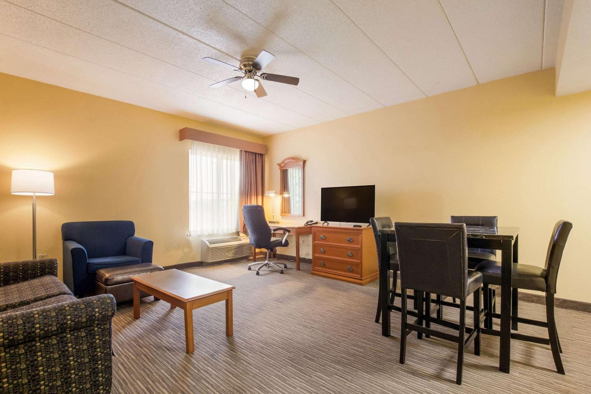 Quality Inn & Suites Cvg Airport Эрлангер Экстерьер фото